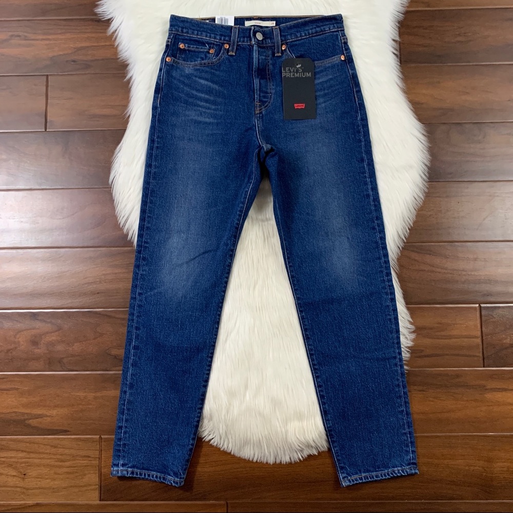 Levi's Size 28 Medium to Dark Wash Wedgie Denim Jeans